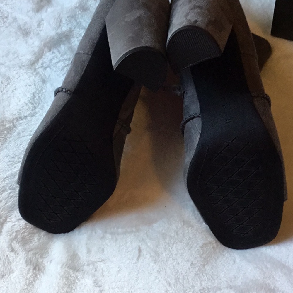 💥SOLD!Rialto Milan Suede Peep toe Booties - Picture 6 of 7